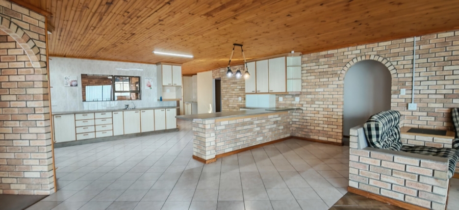 5 Bedroom Property for Sale in Dana Bay Western Cape
